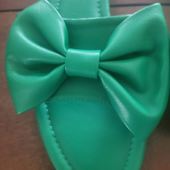 Cape Robbin Kelly Green Dane Comfort Sandal With Bow Detail Size 9 - Picture 3 of 7